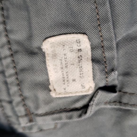 Levi's gray cargo shorts, size 38 - Picture 2 of 8